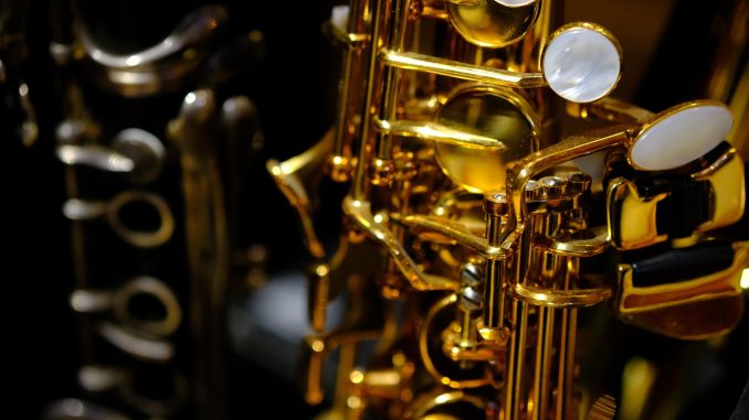 sax-4372140_1920